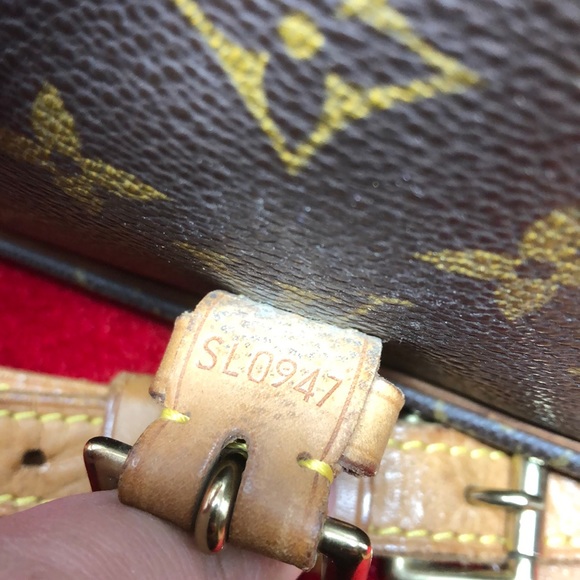 Authentic Louis Vuitton sologne crossbody - Picture 7 of 16